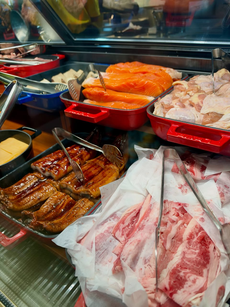 Seafood display at Niku Iku