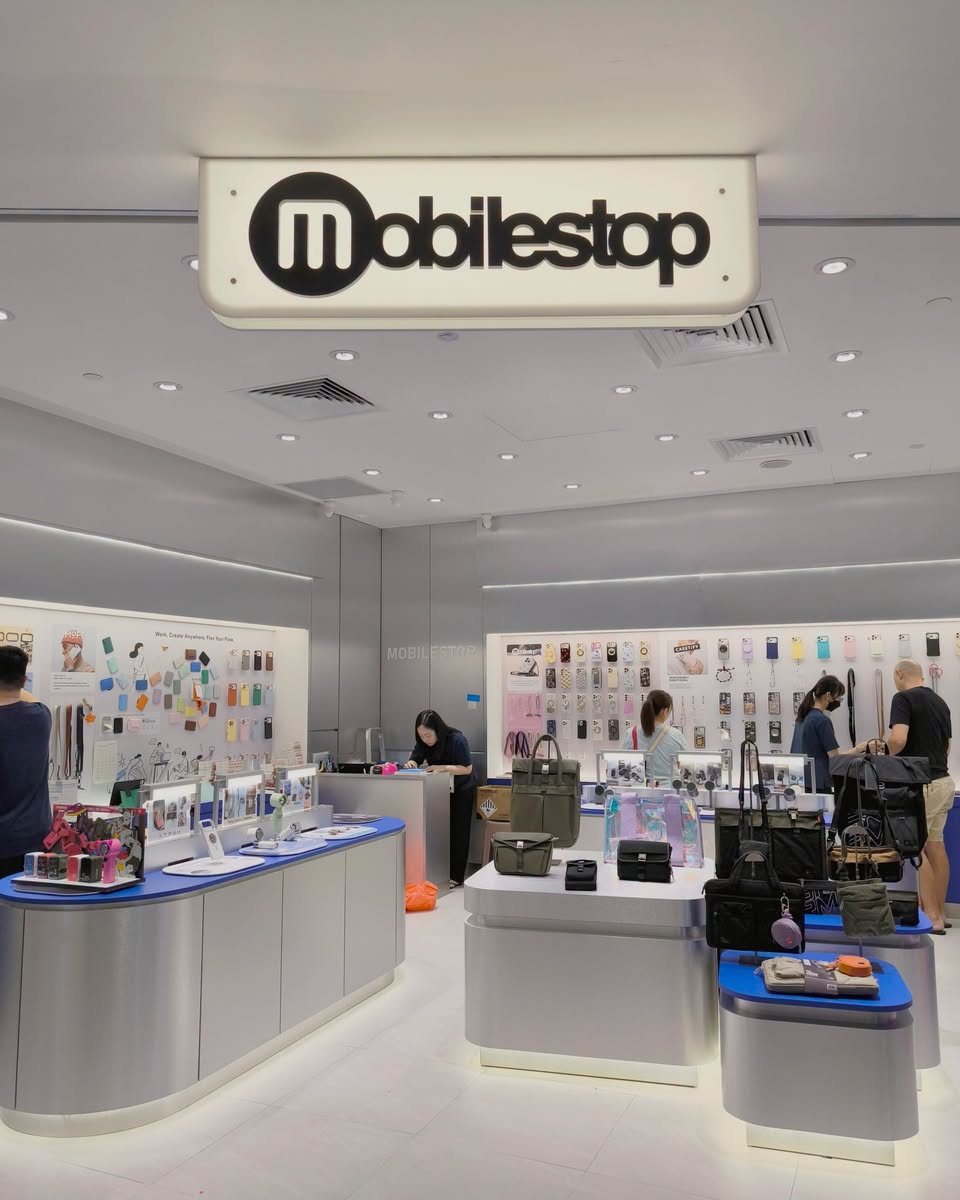 Mobilestop store at Compass One