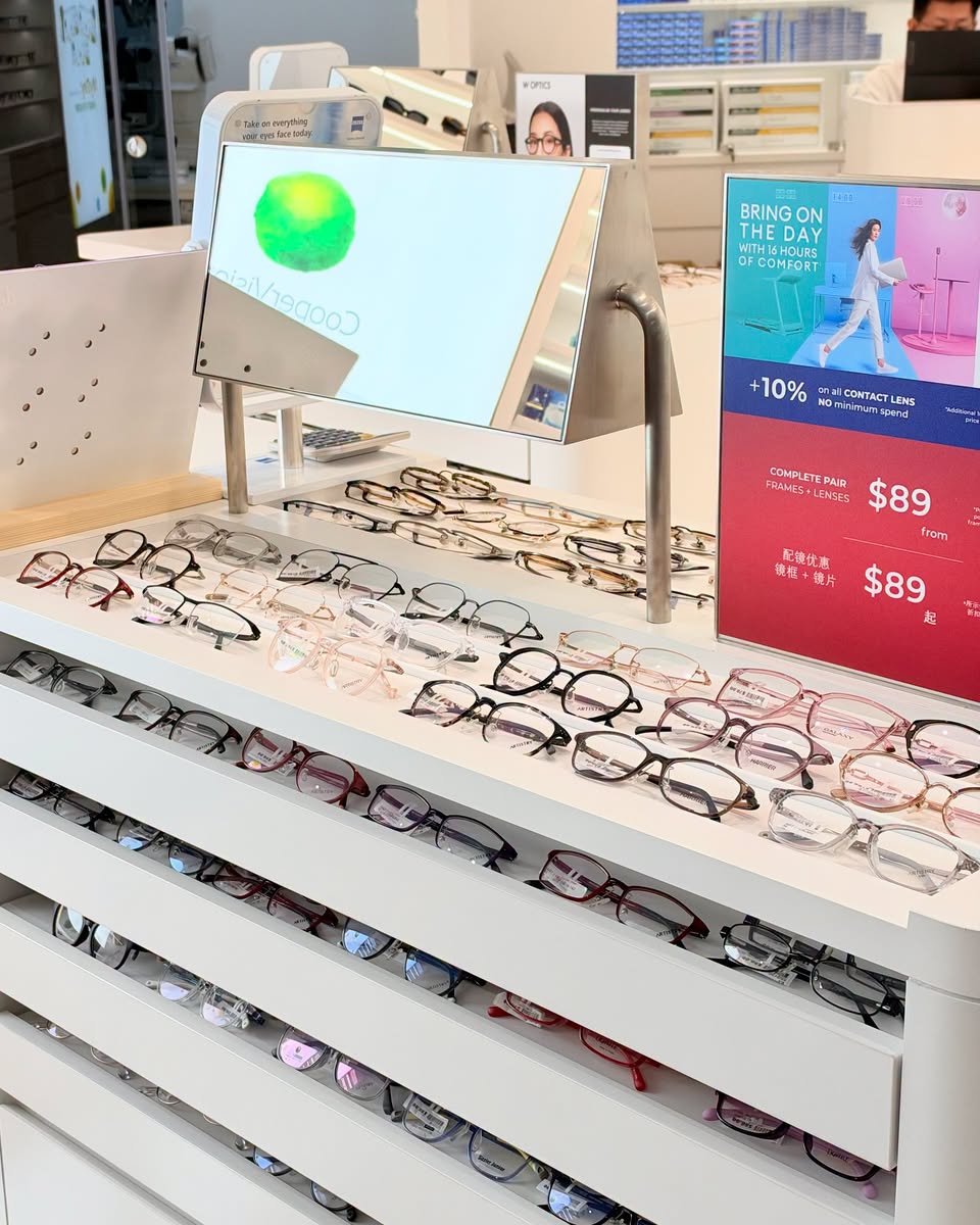 OWNDAYS contact lens promotion at W OPTICS