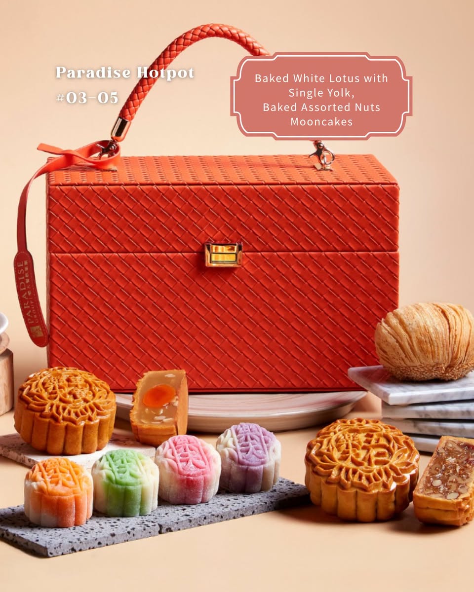 Paradise Hotpot Baked White Lotus with Single Yolk and Baked Assorted Nuts Mooncakes